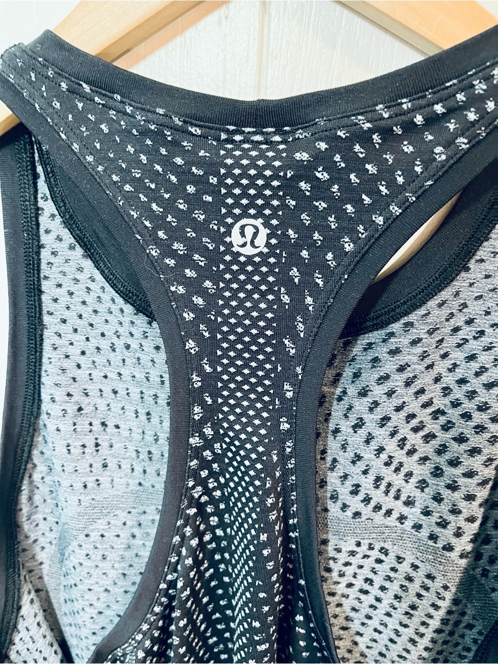 NWT lululemon black and White Micro Dot Swiftly Tank size 10 - Picture 4 of 10
